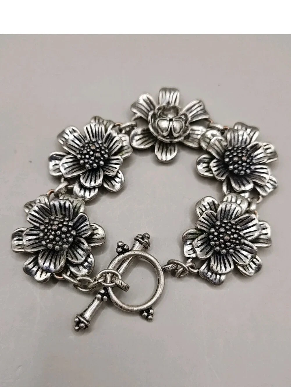 Lucky Brand Daisy Sunflower Links Toggle Bracelet Antiqued Silver Tone 3D Flower